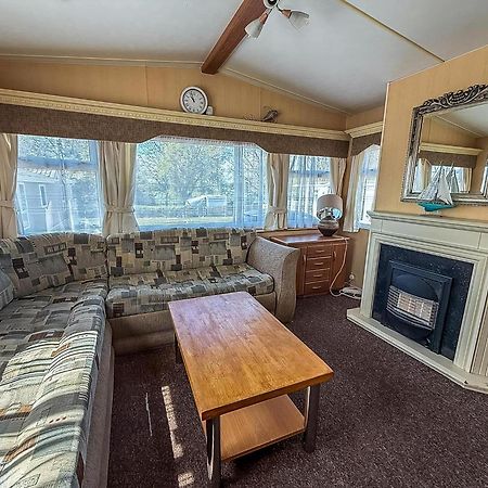 Superb Caravan By The Seaside In Kessingland, Suffolk Ref 90040Sg Benacre Esterno foto