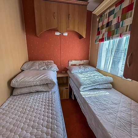 Superb Caravan By The Seaside In Kessingland, Suffolk Ref 90040Sg Benacre Esterno foto