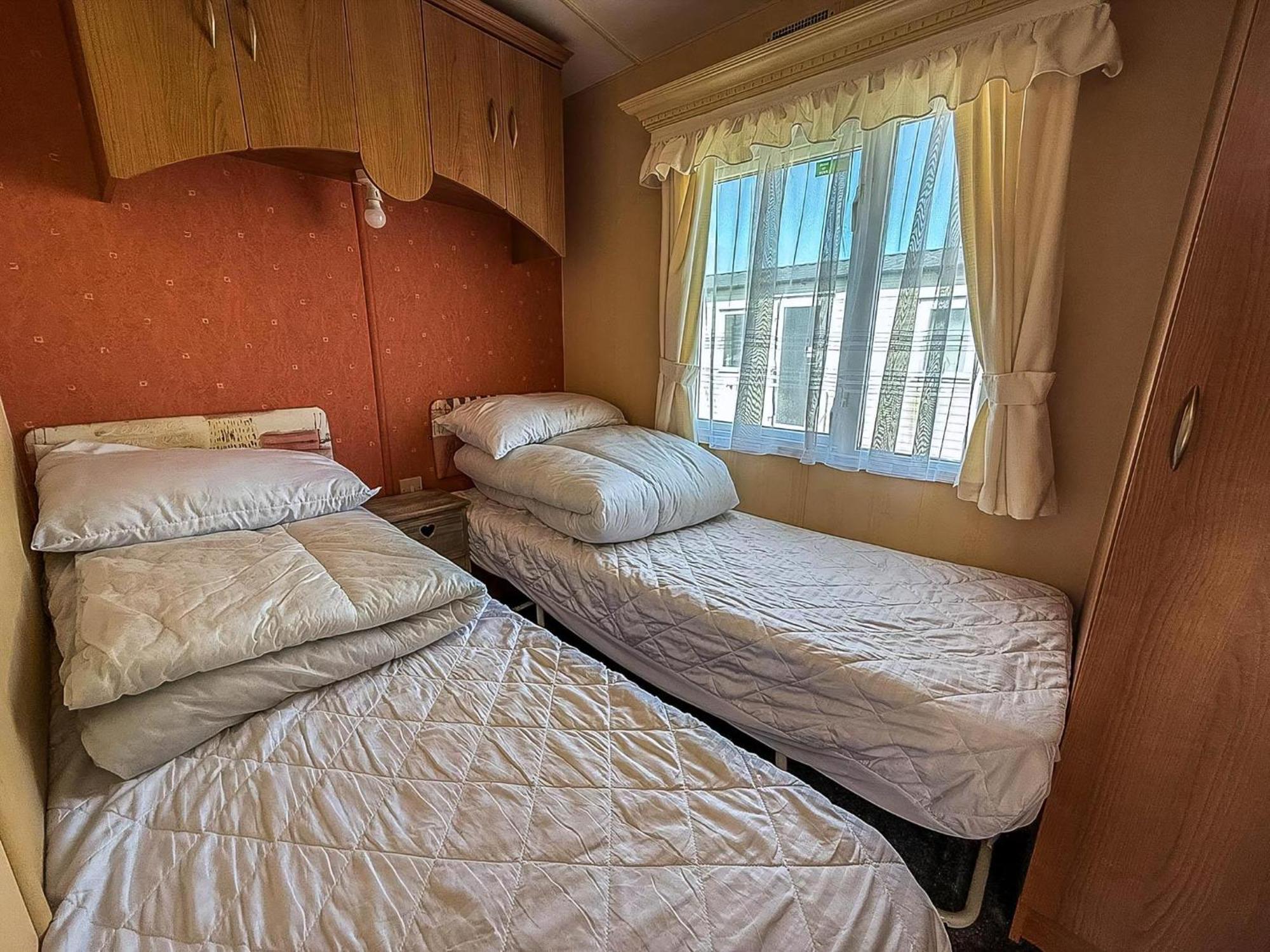 Superb Caravan By The Seaside In Kessingland, Suffolk Ref 90040Sg Benacre Esterno foto