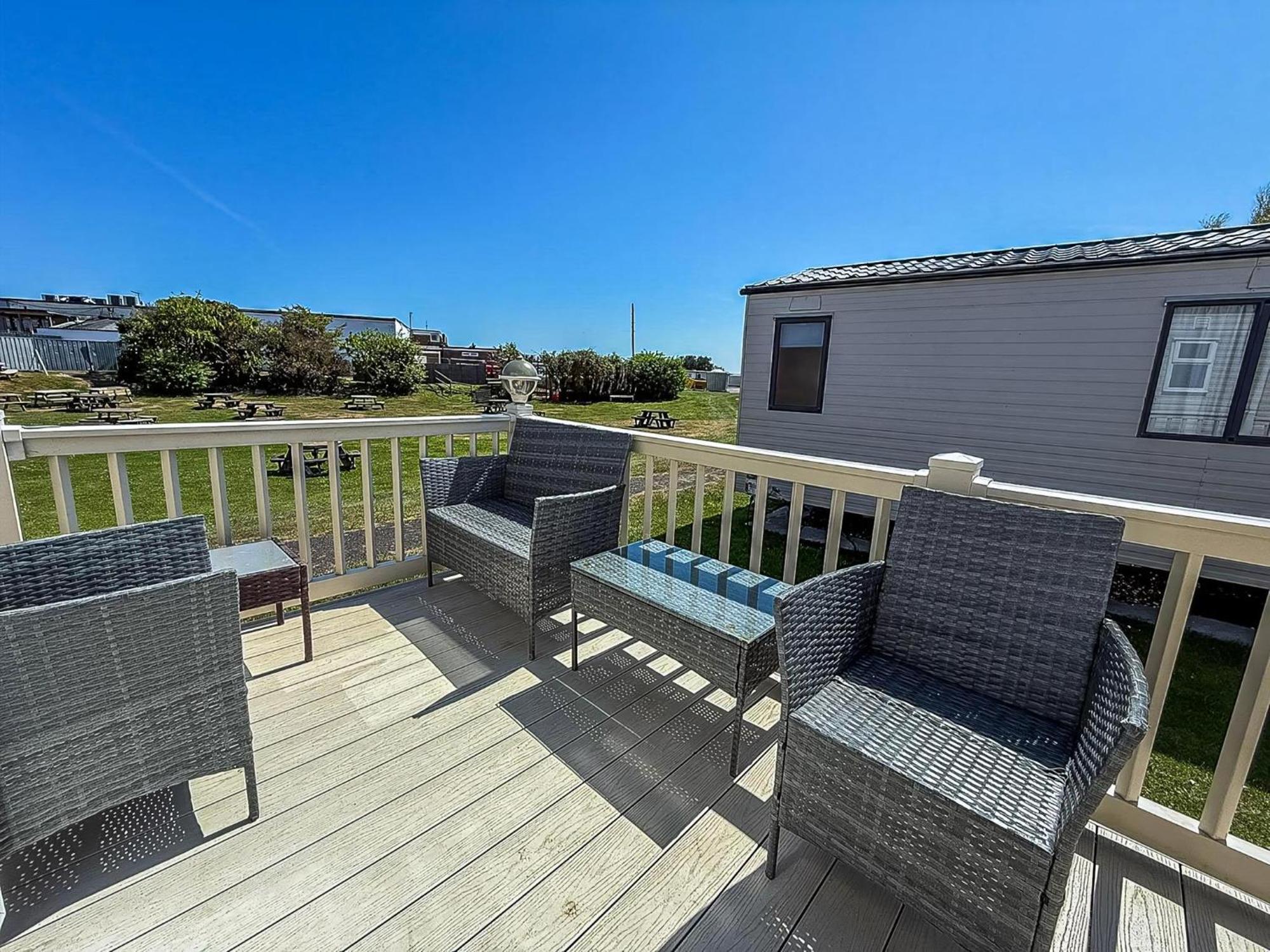 Superb Caravan By The Seaside In Kessingland, Suffolk Ref 90040Sg Benacre Esterno foto